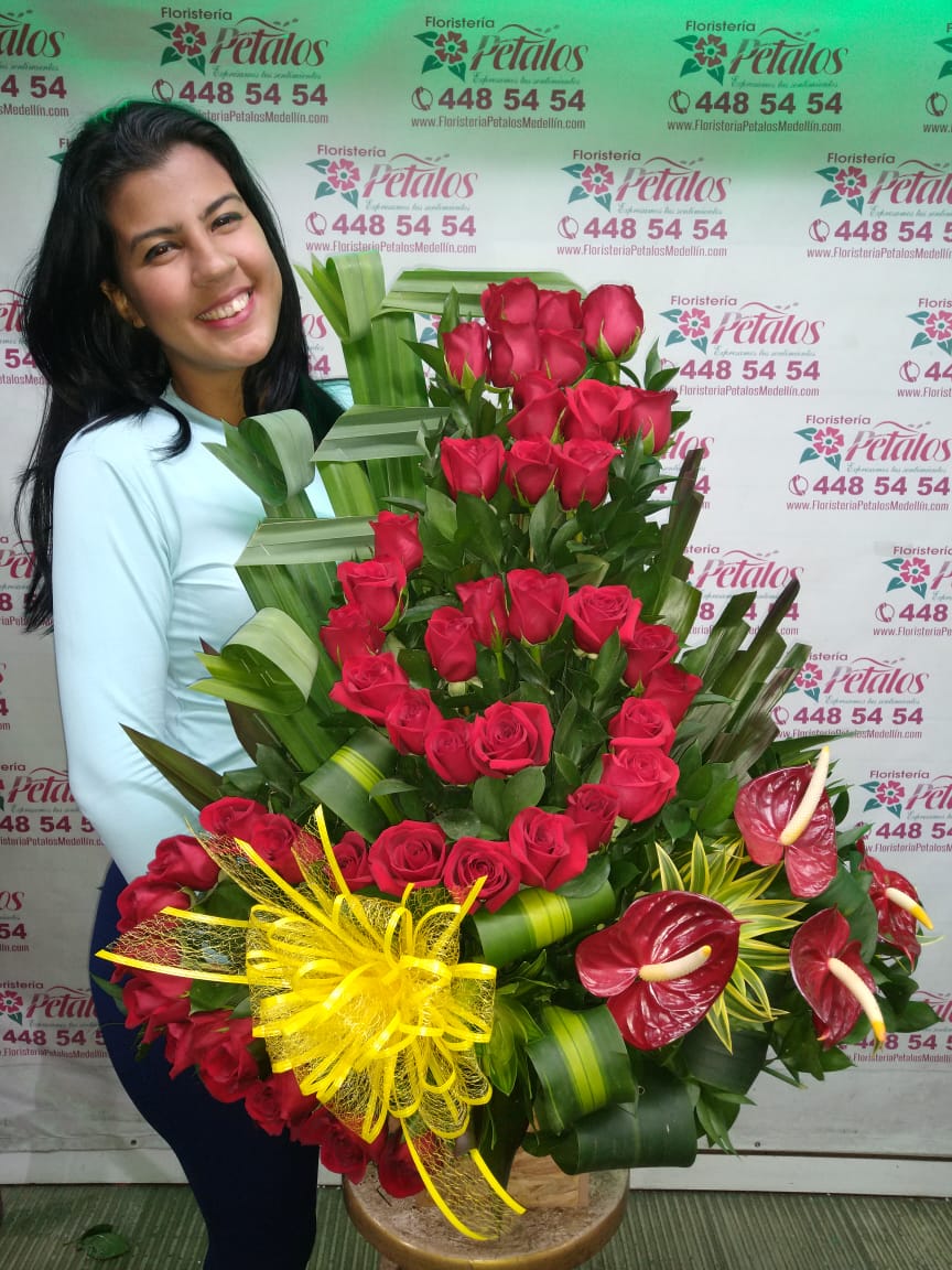 24 Horas➤Floristería Pétalos WhatsApp 317 747 0000